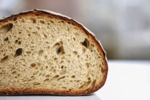 Brot richtig frisch halten